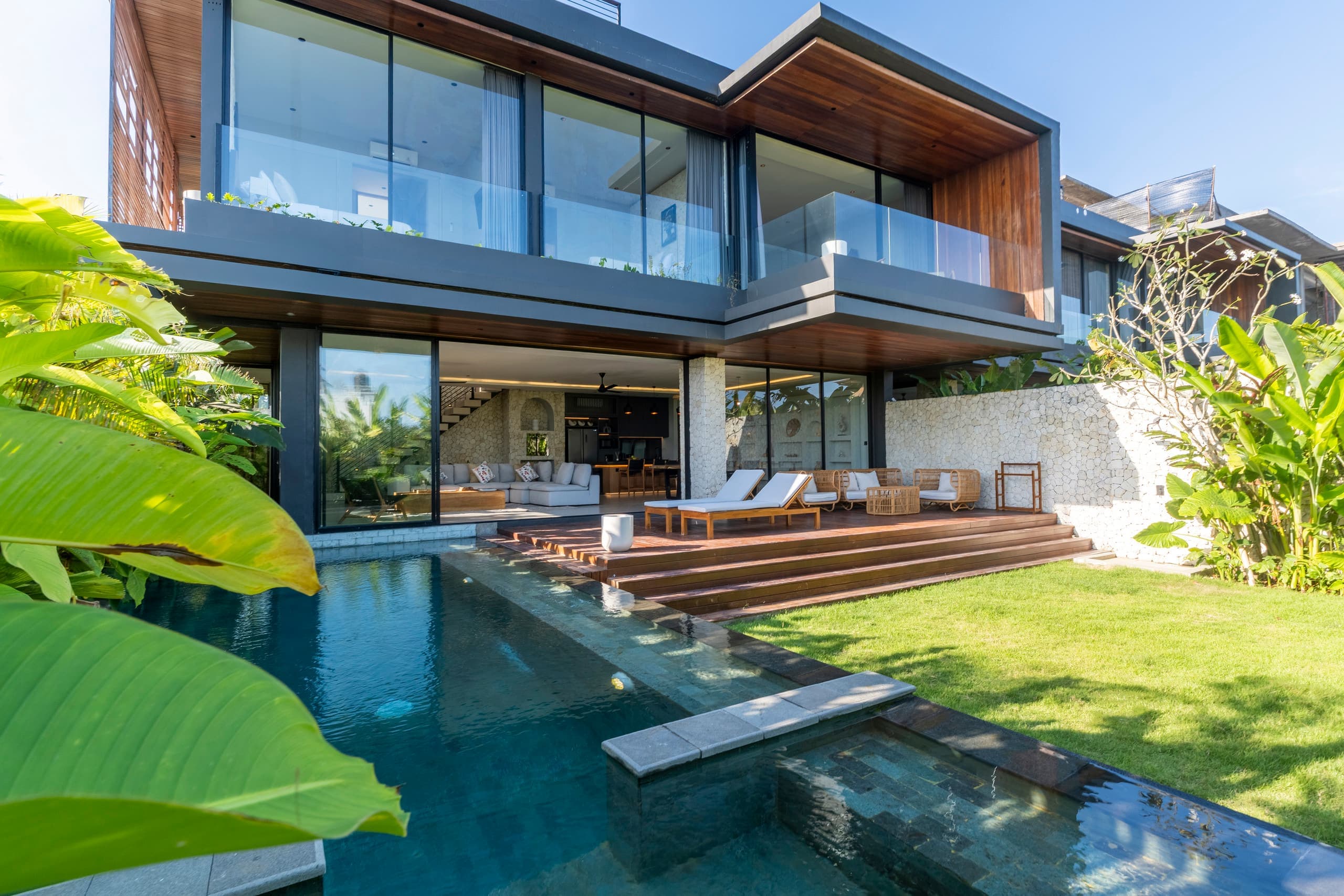 The Heights - Luxury Glass Villa & Rooftop Jacuzzi — photo 1